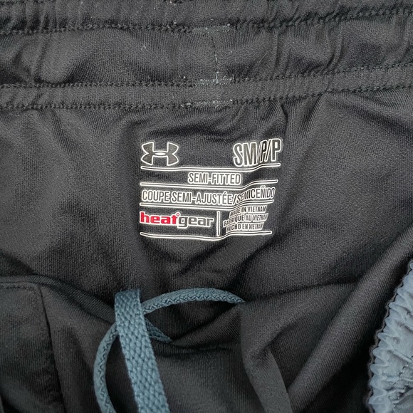 Women’s Under Armour, Semi-Fitted, Size Small, Blue Running Shorts - Picture 4 of 7